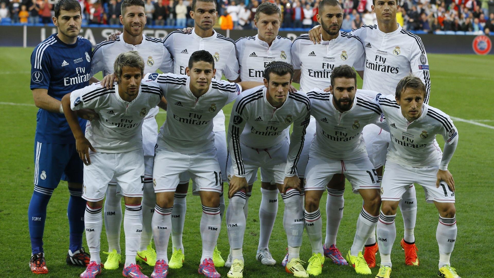 开云体育官网下载-球迷投票：最令人激动的比赛瞬间你选谁？，球迷的疯狂举动