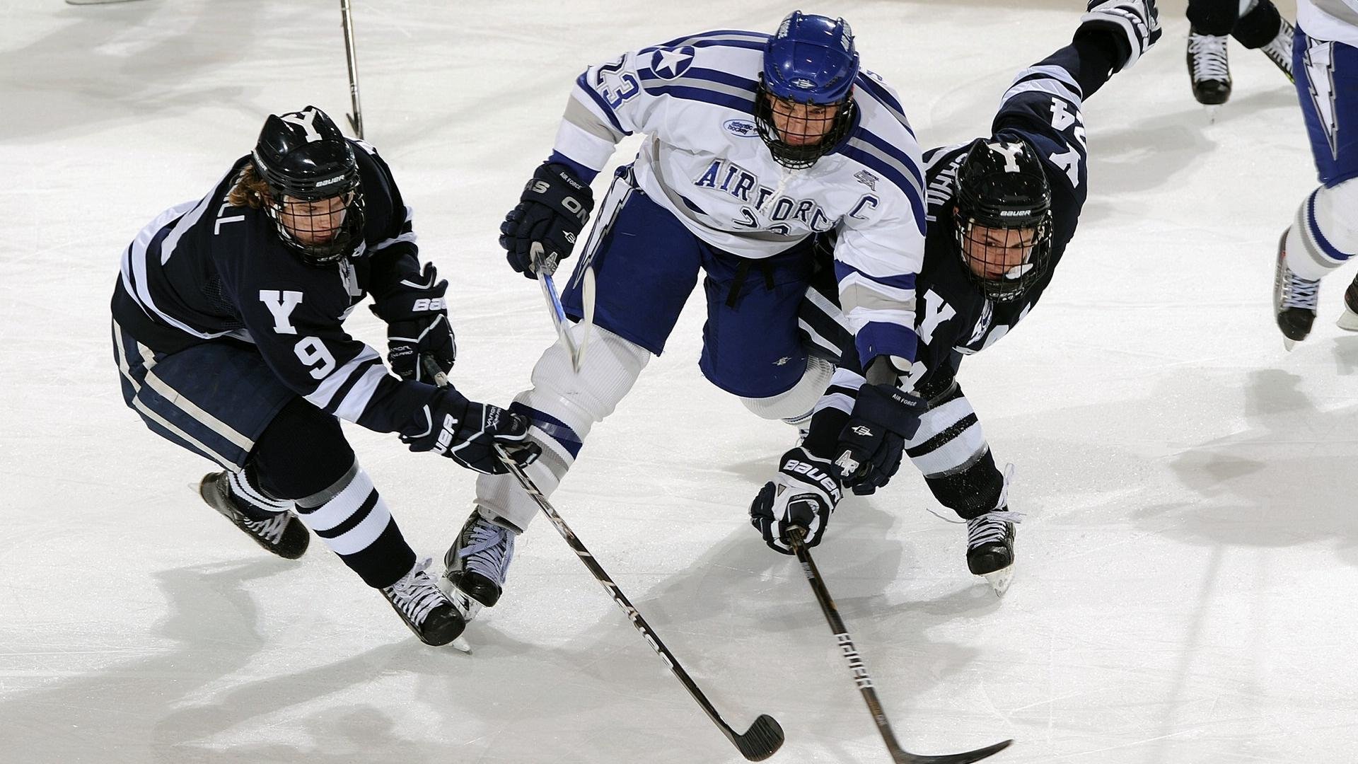 精彩纷呈的中超季后赛激烈角逐中,中超季军之战