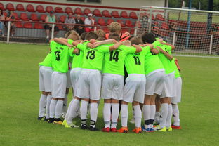 开云体育网址-库里赛后称赞队友团结赢下关键比赛，库里鼓励